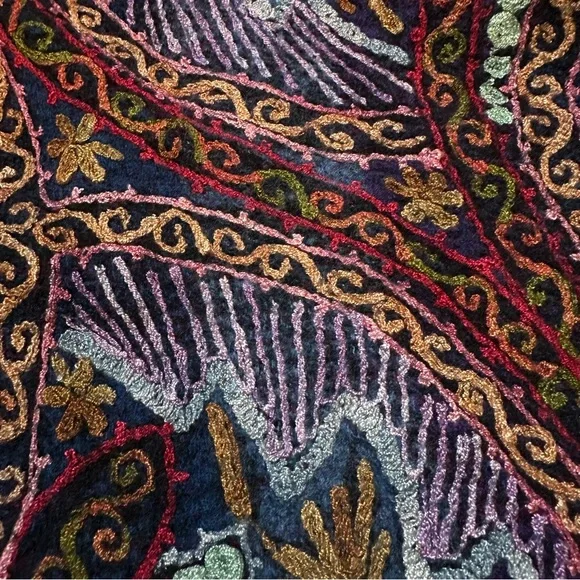 Anu 100% wool embroidered shawl poncho kimono wrap artsy colorful boho bohemian - Picture 7 of 8